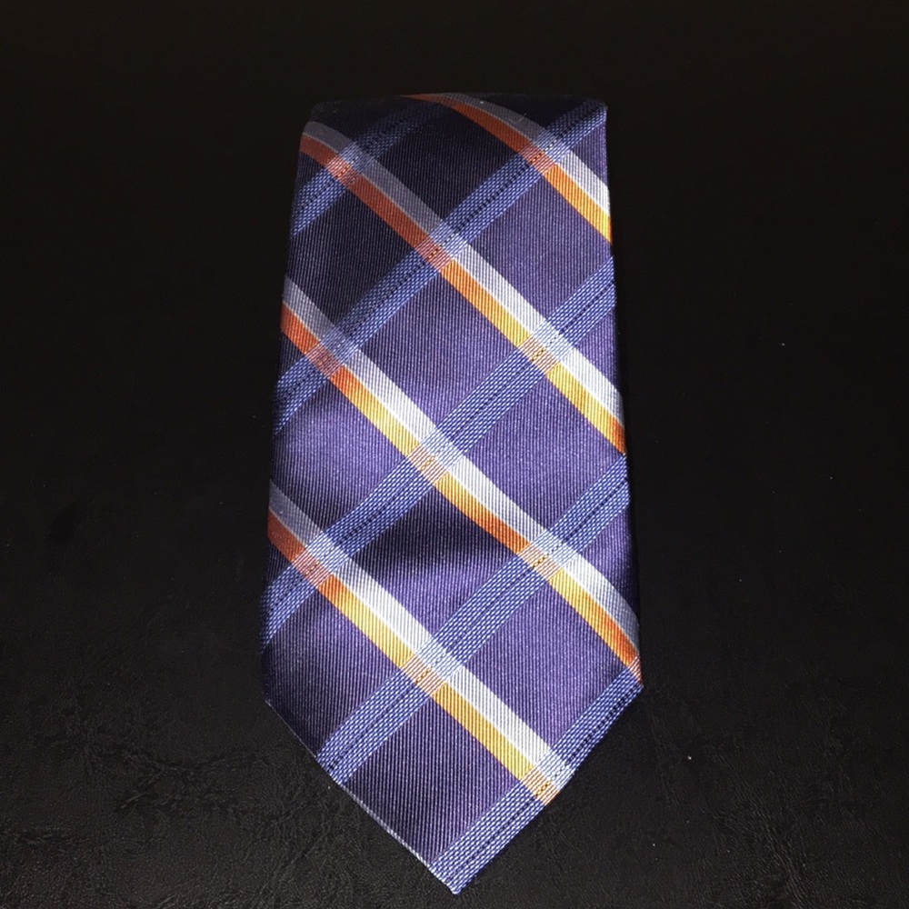 NWOT 100%silk men’s Tie ROUNDTREE &YORKE handmade